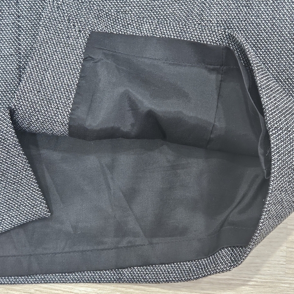 Express Women's Knee-Length Pencil Skirt Gray, Size 4, Business Casual, Lined - Picture 3 of 9